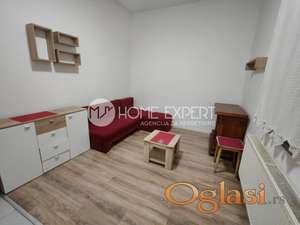 PETROVARADIN - PETROVARADIN - 20.00 m2