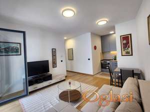 NOVI SAD, GRBAVICA, DVOSOBAN NOV, NEUSELJAVAN SA PARKING MESTOM - KALORIMERTRI - 600 E