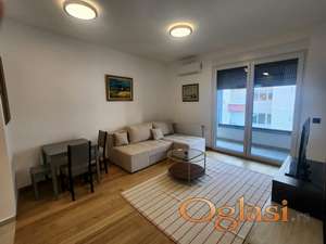 NOVI SAD,GRBAVICA,DVOSOBAN NOV,NEUSELJAVAN SA PARKING MESTOM-KALORIMERTRI650 E