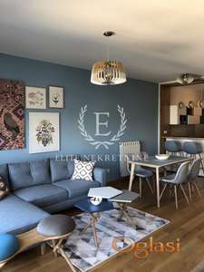 Izdavanje stanova Central Garden-Dvosoban lux stan,garaza