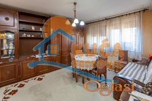 Trosoban  stan  na  Sinđelićevom trgu, III sprat, 66 m2  plus lođe