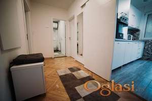 Dvosoban stan za izdavanje u centru grada, odlican raspored i lokacija. Pet friendly.