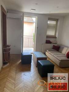 Jednoiposoban stan 40 m², Centar, Novi Sad, 4. sprat