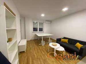 POSLOVNI PROSTOR U SAJAM CORNERU