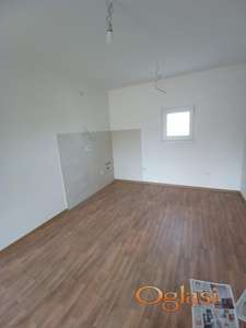 Uknjizen stan u Petrovaradinu