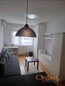  ODLIČNA, NAMEŠTENA GARSONJERA NA PODBARI