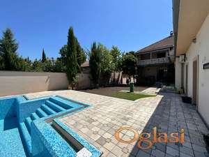 Kuća sa bazenom u mirnoj ulici