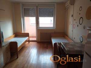 Opremljena garsonjera na dobroj lokaciji