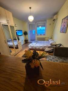 Opremljena garsonjera na dobroj lokaciji