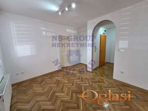 Odlilčan dvosoban na atraktivnoj lokaciji