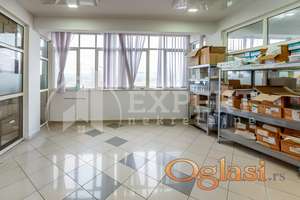 Prodaje se poslovni prostor 400m2 sa velikom terasom