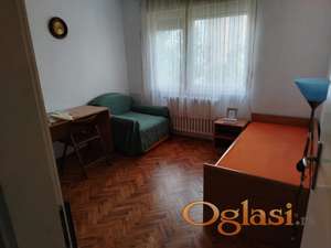 KOMPLETNO NAMEŠTENA GARSONJERA NA TRAŽENOJ LOKACIJI