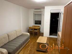 Namestena garsonjera