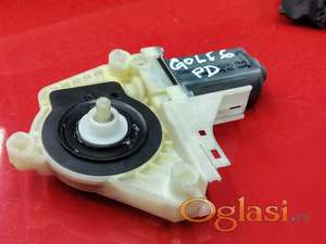Golf 6 motor podizača stakla prednji desni Originalni delovi  Moguca ugradnja delova  Alfa Romeo 147-156-166-159-GT-MiTo-Giulietta Fiat bravo 2 - croma -grande punto -multipla 2 -punto 3 -stilo-idea Freemont Panda 3 500L 500 Lancia ypsilon-delta-musa-lybra Volkswagen Golf 6  Ukoliko zelite da porucite Posaljite poruku preko sms poruke ili pozovite na telefon 0616115961