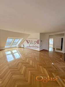 Novi Sad, Centar, sjajan cetvorosoban stan na odlicnoj lokaciji sa parkingom sa povratpm PDV-a