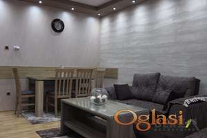  PRELEP DVOSOBAN STAN SA GARAŽNIM MESTOM KOD SAJMA