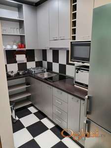 NAMEŠTEN STAN SA SVIM TROŠKOVIMA