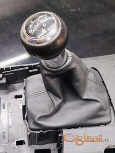 Audi a3 v8 ručica menjača 2012-2020  Originalni delovi  Moguca ugradnja delova  Alfa Romeo 147-156-166-159-GT-MiTo-Giulietta Fiat bravo 2 - croma -grande punto -multipla 2 -punto 3 -stilo-idea Freemont Panda 3 500L 500 Lancia ypsilon-delta-musa-lybra Volkswagen Golf 6  Audi a3 2012-2020  Ukoliko zelite da porucite Posaljite poruku preko sms poruke ili pozovite na telefon 0616115961