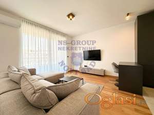 Odličan dvoiposoban stan na izuzetno traženoj lokaciji, Novoj Detelinari.