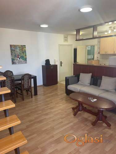 HITNO I POVOLJNO,trosoban duplex kod Betanije