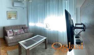 Karađorđev park, Bulevar oslobođenja, 40 m2