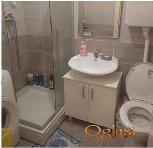 Izdajem lepu garsonjeru