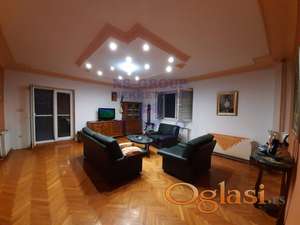 Prelepa kuca u Petrovaradinu, 400m2