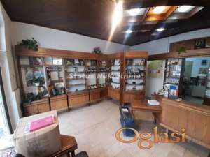 Novo Naselje- Uknjižen Lokal 32 m2 sa razrađenom Optičkom radnjom a i za razne namene-065/385 8880