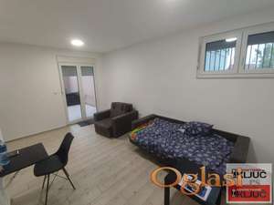 Garsonjera u Novom Sadu, 32 m², prizemlje