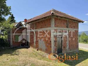 Vikendica na Vlasinskom jezeru