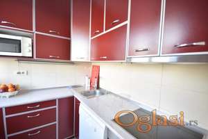 Centar - Lux -Kod Spomenika Stefanu Nemanji - Beograda na Vodi ID#5586