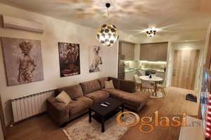 Prodajemo namešten 2.0 stan, BW Sole, dva garažna