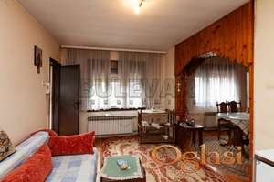 Trospratna  kuća  u  Durlanu, odlična  lokacija, 300 m2, na  placu  od  373 m2