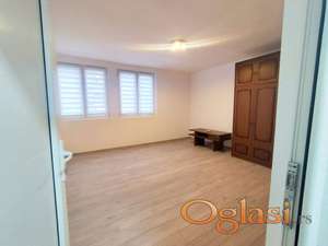 Stan- poslovni prostor+parking mesto, Banovo Brdo-Lješka ID#2553