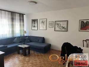 PETROVARADIN, 75m2 + dvorišna terasa, Troiposoban