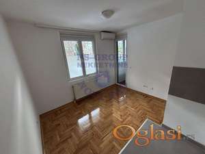 Fantastican jednoiposoban stan kod z. stanice!