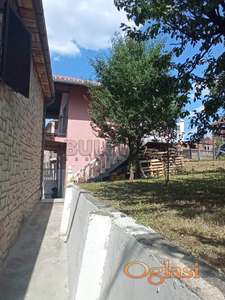 Kragujevac, naselje Bresnica - Dve kuća sa voćnjakom u dvorištu