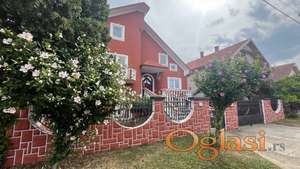 Prostrana Porodična Kuća