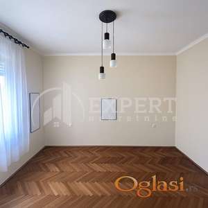 Izdaje se poslovni prostor u centru, 100m2