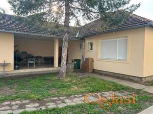 TELEP IZDAJE SE KUĆA ZA POSLOVNE DELATNOSTI SA 2 DUPLE GARAŽE