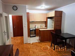 USELJIV DVOSOBAN STAN  NA BULEVARU PATRIJARHA PAVLA