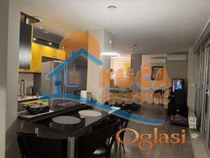 Na prodaju potpuno namešten četvorosobni duplex u blizini parka Svetog Save