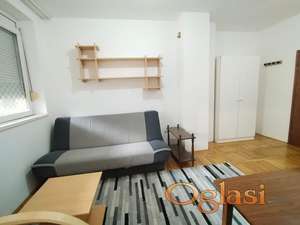 DEVET JUGOVIĆA nameštena garsonjera