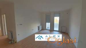 Prazan dvoiposoban stan na odličnoj lokaciji