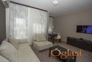 Veoma lep jednoiposoban stan na Adamovicevom naselju