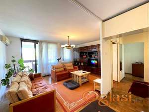 Porodičan stan na Ceraku, velika terasa ID#1046