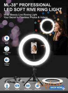 M-33 Beauty Ring Light – Savršeni Sjaj za Selfije!  Podignite kvalitet svojih snimaka na viši nivo uz savršeno LED fill svetlo!  Ovaj kompaktni M-33 Ring Light idealan je za sve vaše beauty potrebe, TikTok, Instagram i YouTube.   Zašto ga morate imati? Savršeno Popunjavanje Svetlom: Eliminiše senke, idealno za beauty tutorijale i portrete.  3 Režima Boje: Lako birajte između hladnog, toplog i prirodnog svetla.  USB Napajanje: Koristite ga bilo gde (laptop, power bank, punjač).  Fleksibilan Držač: Uključuje savitljivi nosač za telefon za idealno pozicioniranje.  Kompaktan Dizajn: Lako prenosiv, idealan za putovanja i desktop upotrebu. Ukoliko želite da porucite Posaljite poruku 1 Ime i prezime 2 Ulica i broj 3 Mesto i postanski broj 4 Broj telefona za kontakt