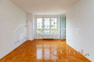 Jednoiposoban stan na Bulevaru, Novogradnja