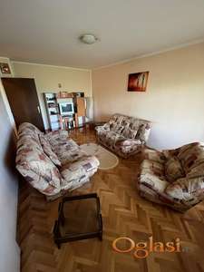 Izdaje se odličan jednosoban stan na Bulevaru Nemanjića, 33m2