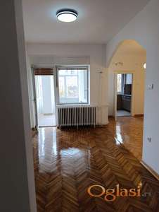 Izdaje se poslovni prostor na odličnoj lokaciji – Stari grad, blizina Izvršnog veća